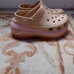 Crocs Mega Crush (Never Worn)